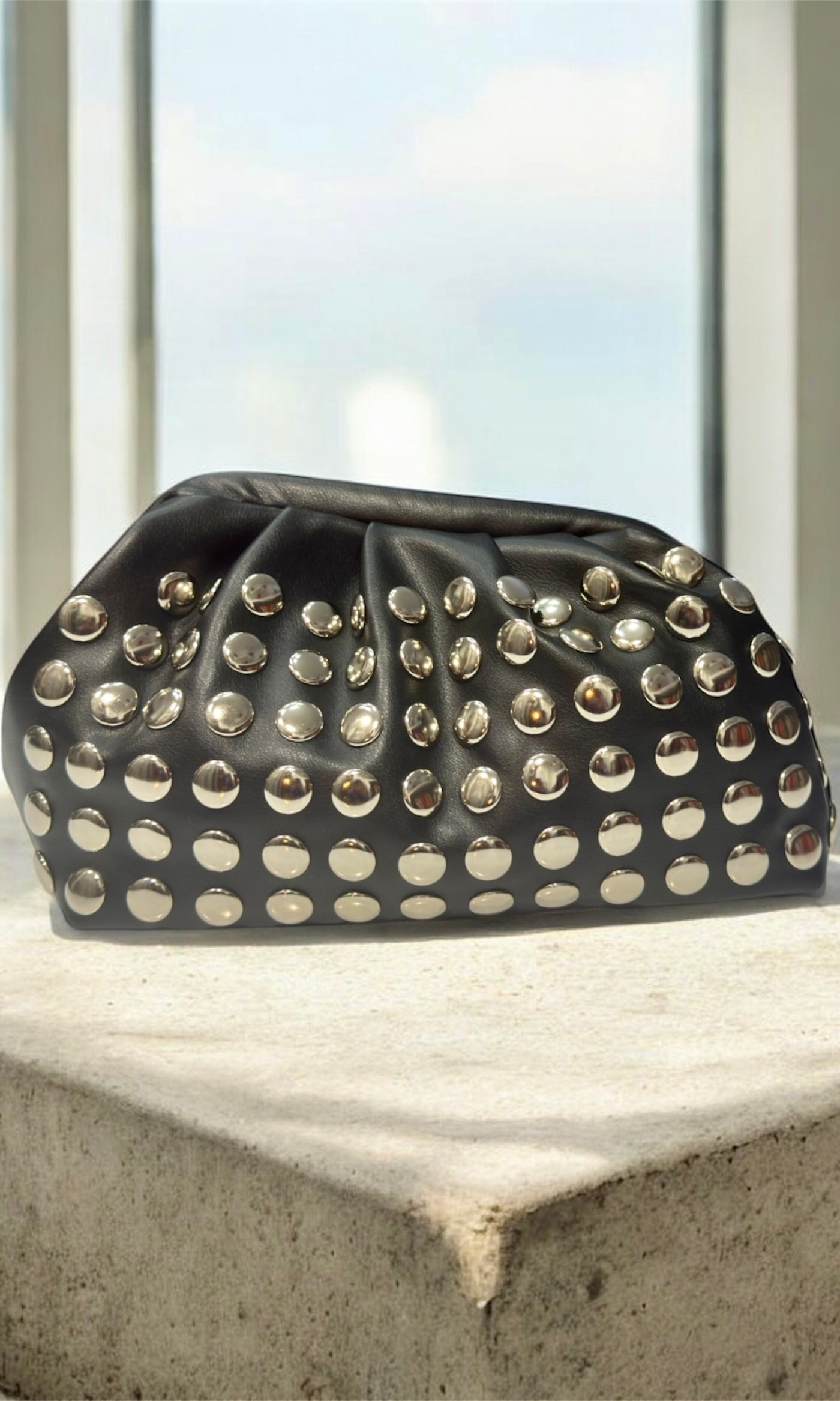 Bolso Clutch Tachuelas