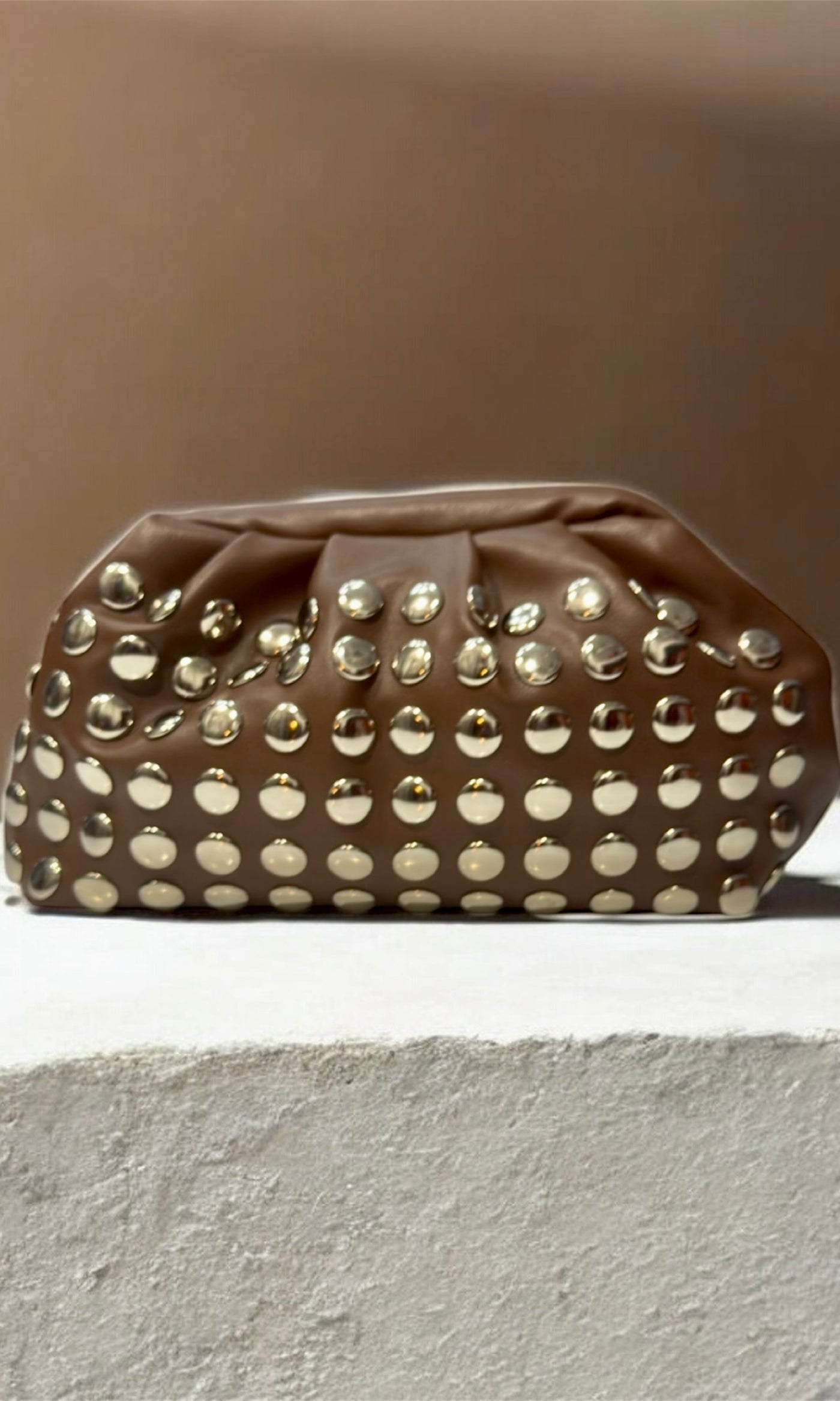 Bolso Clutch Tachuelas